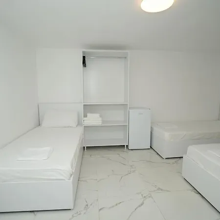 旅馆 Enles Durrës