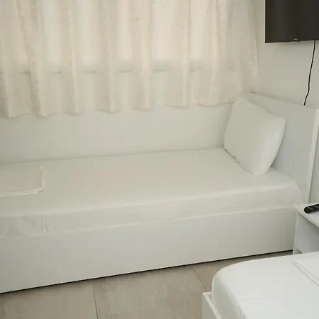 Vandrerhjem Enles Durrës