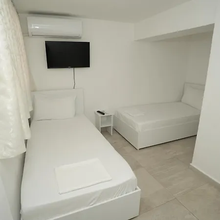 Enles Hostel *