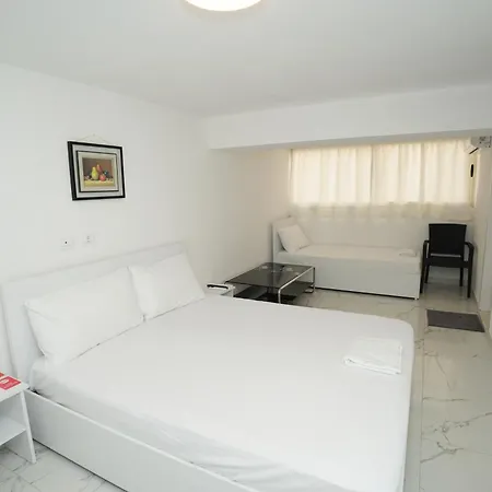 Enles Hostel *