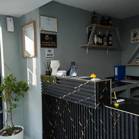 Hostel Enles Durrës